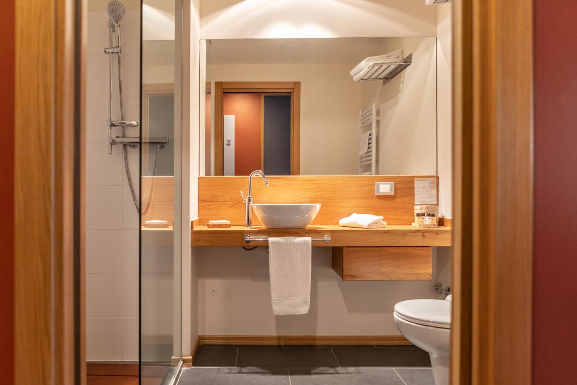 Hotel Cortese Armeno Екстериор снимка
