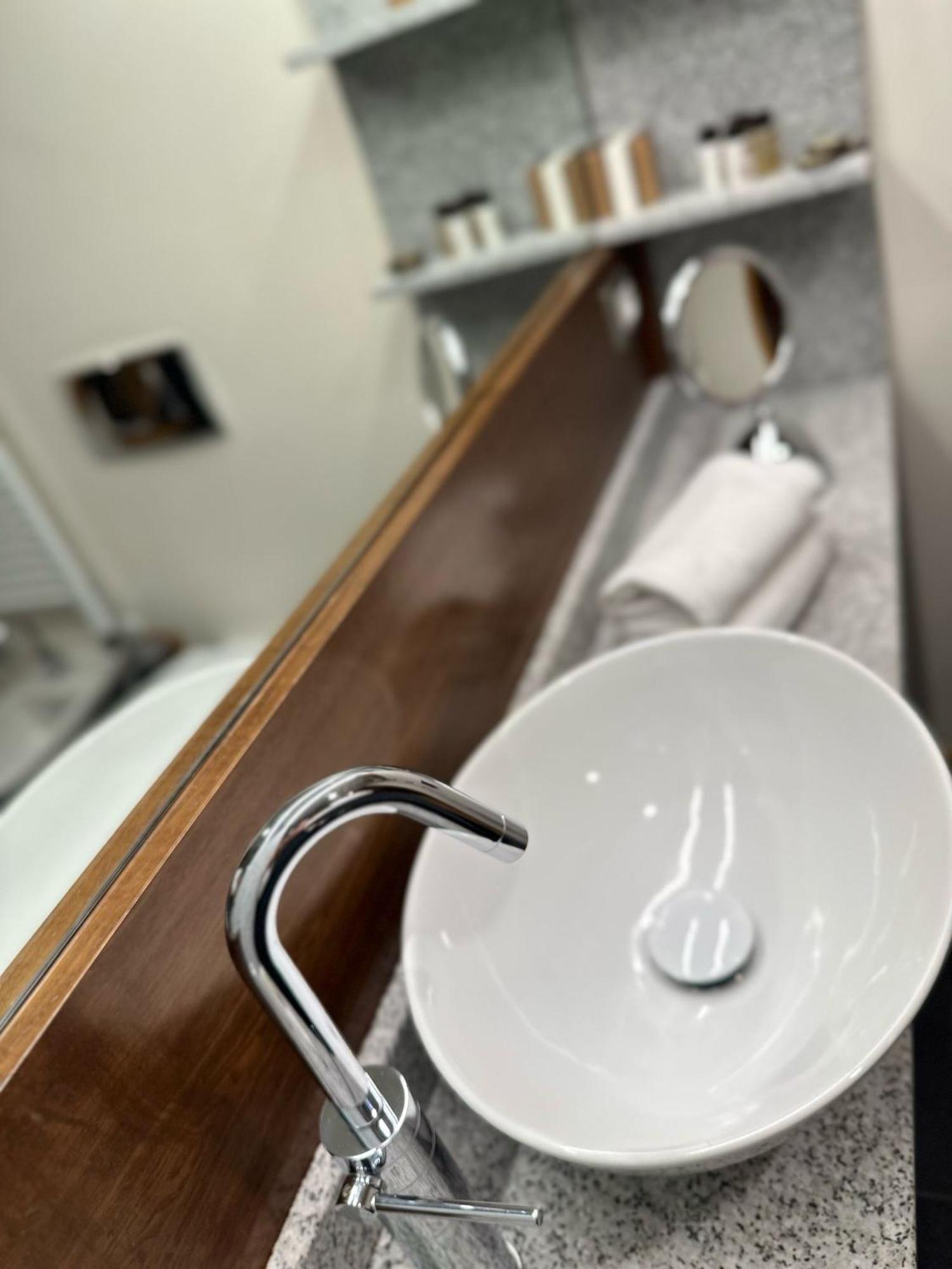 Hotel Cortese Armeno Екстериор снимка